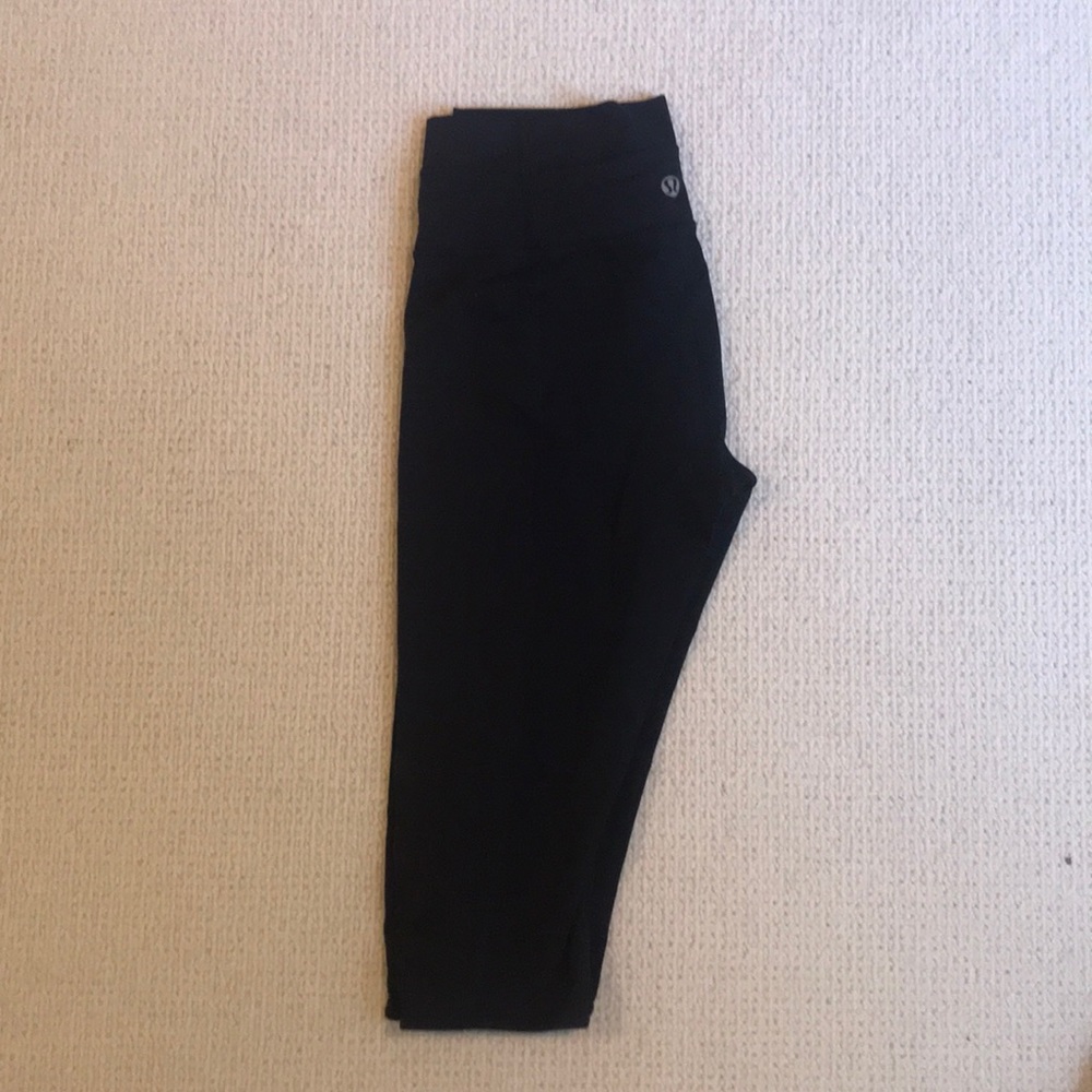 Cropped Lululemon black leggings